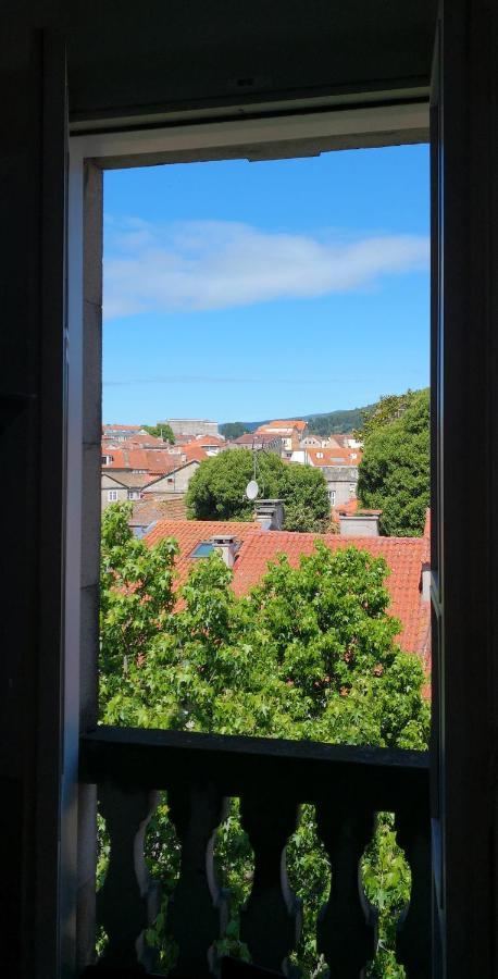 Excelentes vistas en la Plaza de la Verdura Pontevedra Exterior foto
