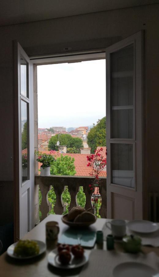 Excelentes vistas en la Plaza de la Verdura Pontevedra Exterior foto