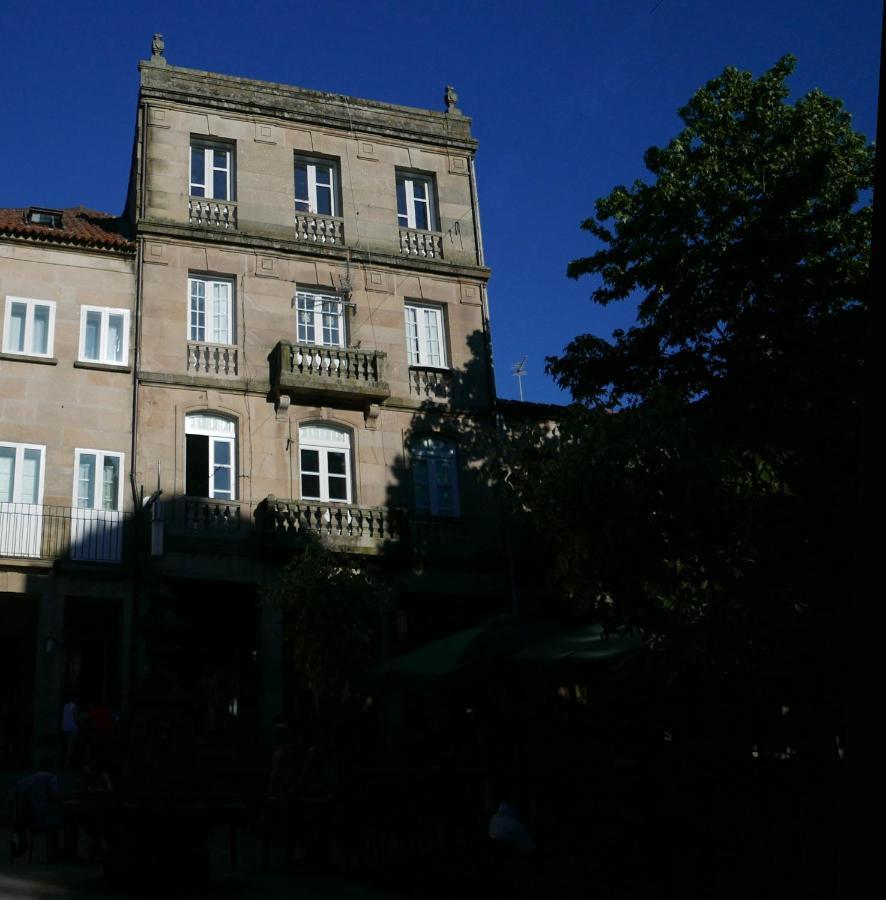 Excelentes vistas en la Plaza de la Verdura Pontevedra Exterior foto