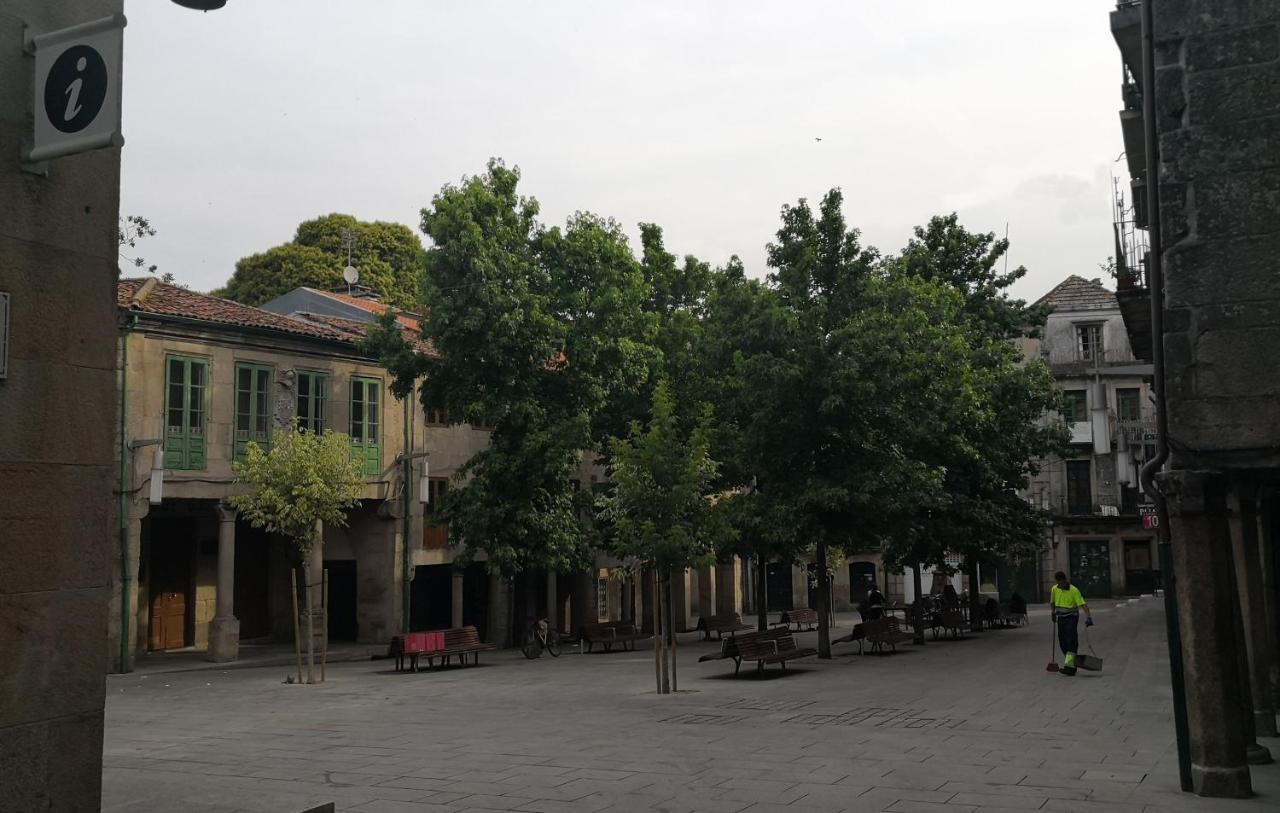 Excelentes vistas en la Plaza de la Verdura Pontevedra Exterior foto